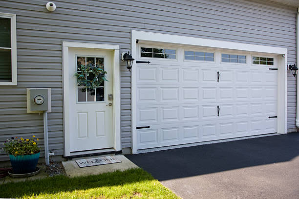 24/7 Emergency Garage Door Panel Replacement experts in Franklin, PA
